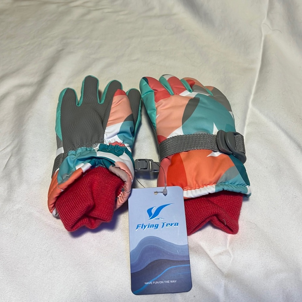 Little girls ski gloves